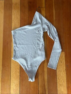 American Eagle Outfitters One-Shoulder Ribbed Bodysuit - Light Gray